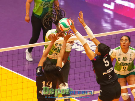 GUERRERAS DE PUEBLA PIERDE EN SU PRESENTACIÓN EN CASA ANTE LEONAS.