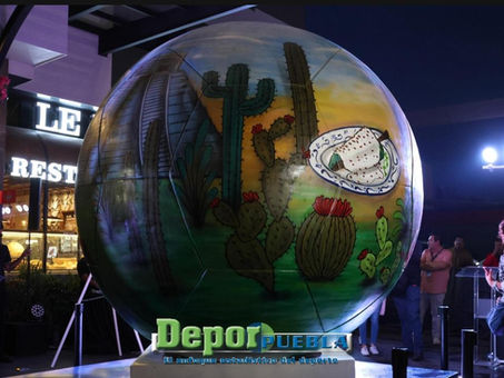 PUEBLA SE SUMA A LA FIESTA MUNDIALISTA CON BALÓN ARTÍSTICO MONUMENTAL