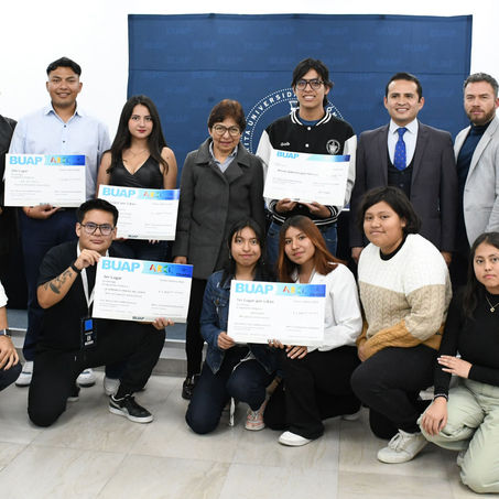SE PREMIA A LOS GANADORES DE LOS CONCURSOS “CREACIÓN PORRA INSTITUCIONAL BUAP” Y “APANTÁLLA-TE”