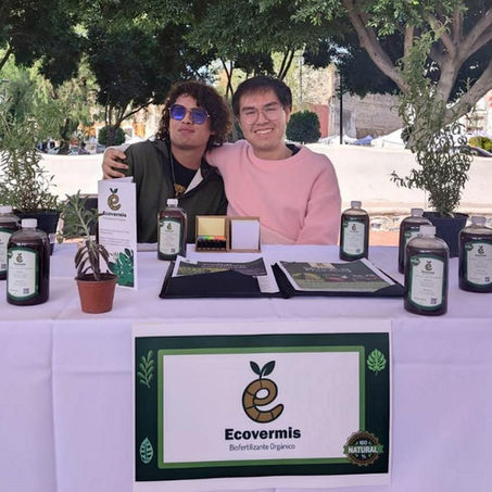 ECOVERMIS, BIOFERTILIZANTE LÍQUIDO ORGÁNICO A PARTIR DE LA DEGRADACIÓN DE PLÁSTICOS