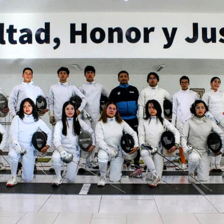 DESTACAN ESGRIMISTAS DE LOBOS BUAP EN EL SELECTIVO ESTATAL REALIZADO EN EL PABELLÓN