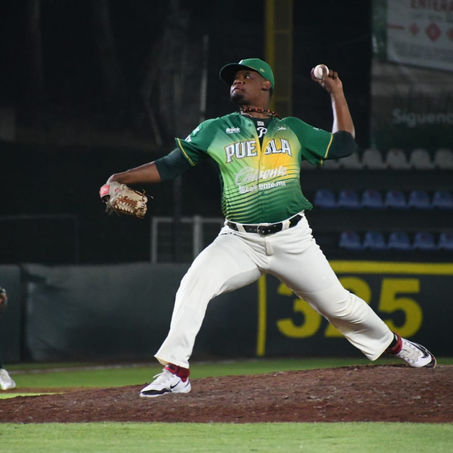 CAZAN A LOS LEONES EN EL PRIMERO DE LA SERIE