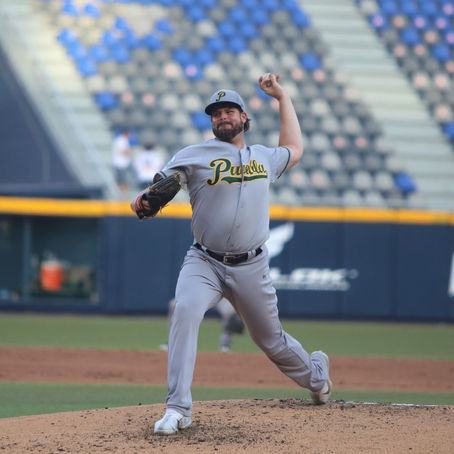 PERICOS SE IMPONE EN DUELO DE BATAZOS.