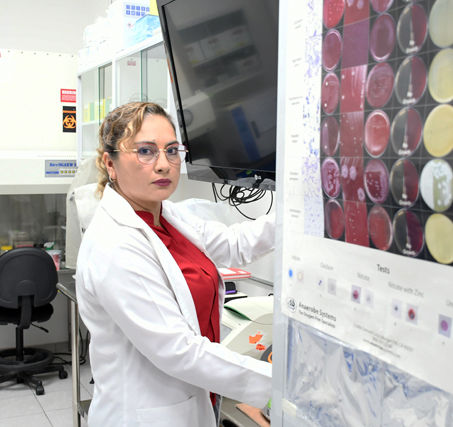 Investigadora BUAP estudia factores de virulencia en bacteria causante de diarreas infantiles