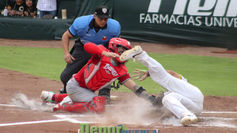 PERICOS DE PUEBLA PONE CONTRA LAS CUERDAS A LOS DIABLOS ROJOS.
