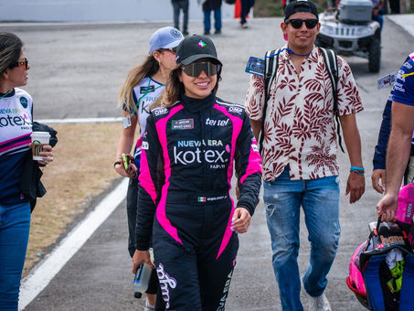 REGINA SIRVENT, APUNTA A LA HISTÓRICA VISITA DE NASCAR MÉXICO SERIES TULUM