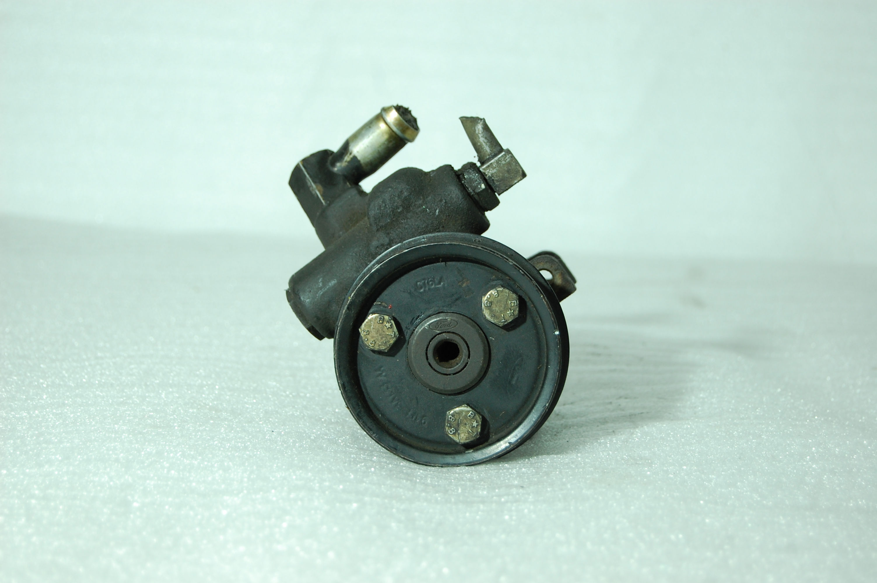Bomba Dirección Asistida Ford Courier 1.8D 1994