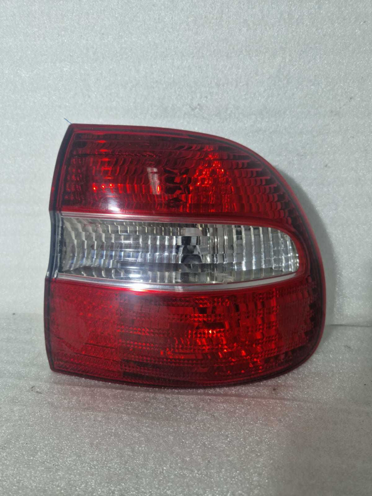 Piloto Trasero Derecho Mitsubishi Carisma 2001