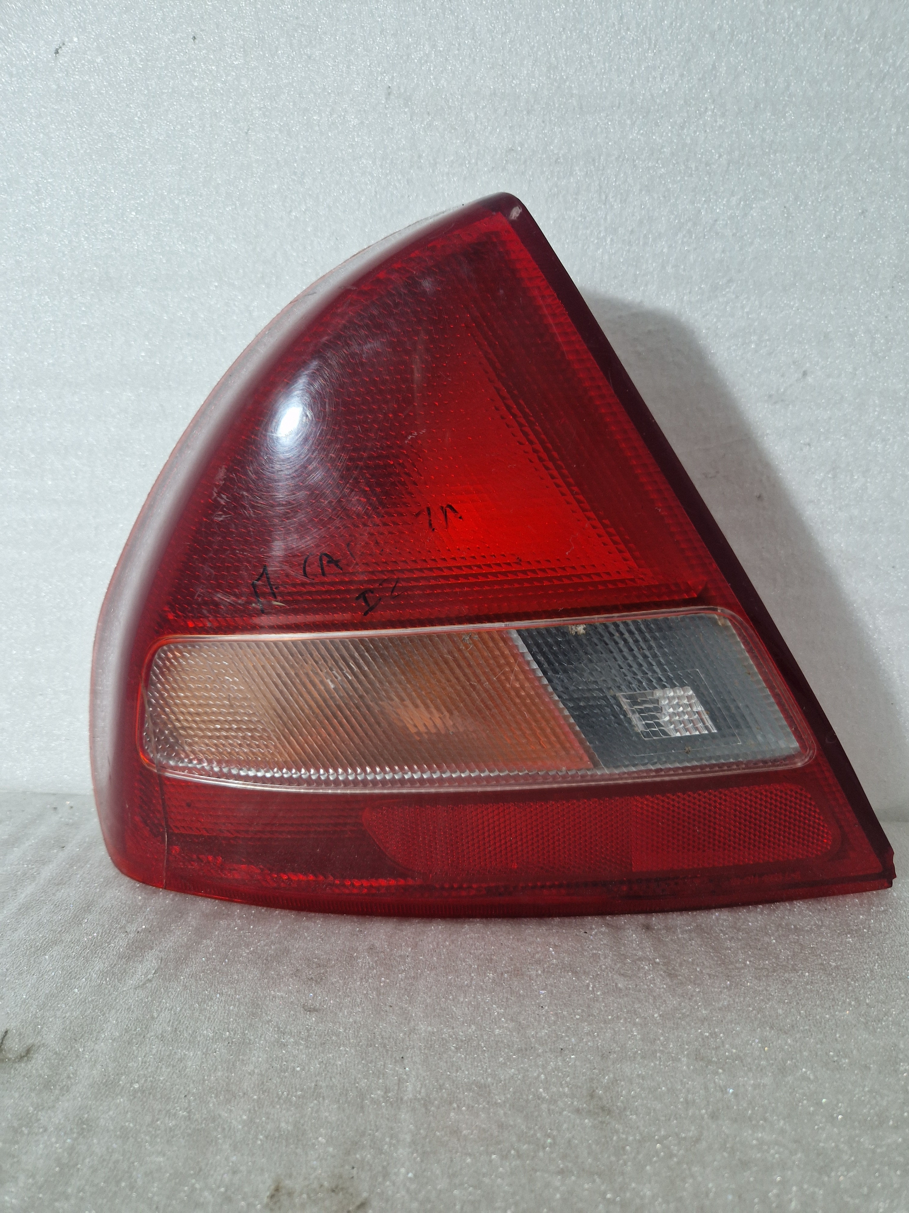 Piloto Trasero Izquierdo Mitsubishi Carisma 1.3G 2002