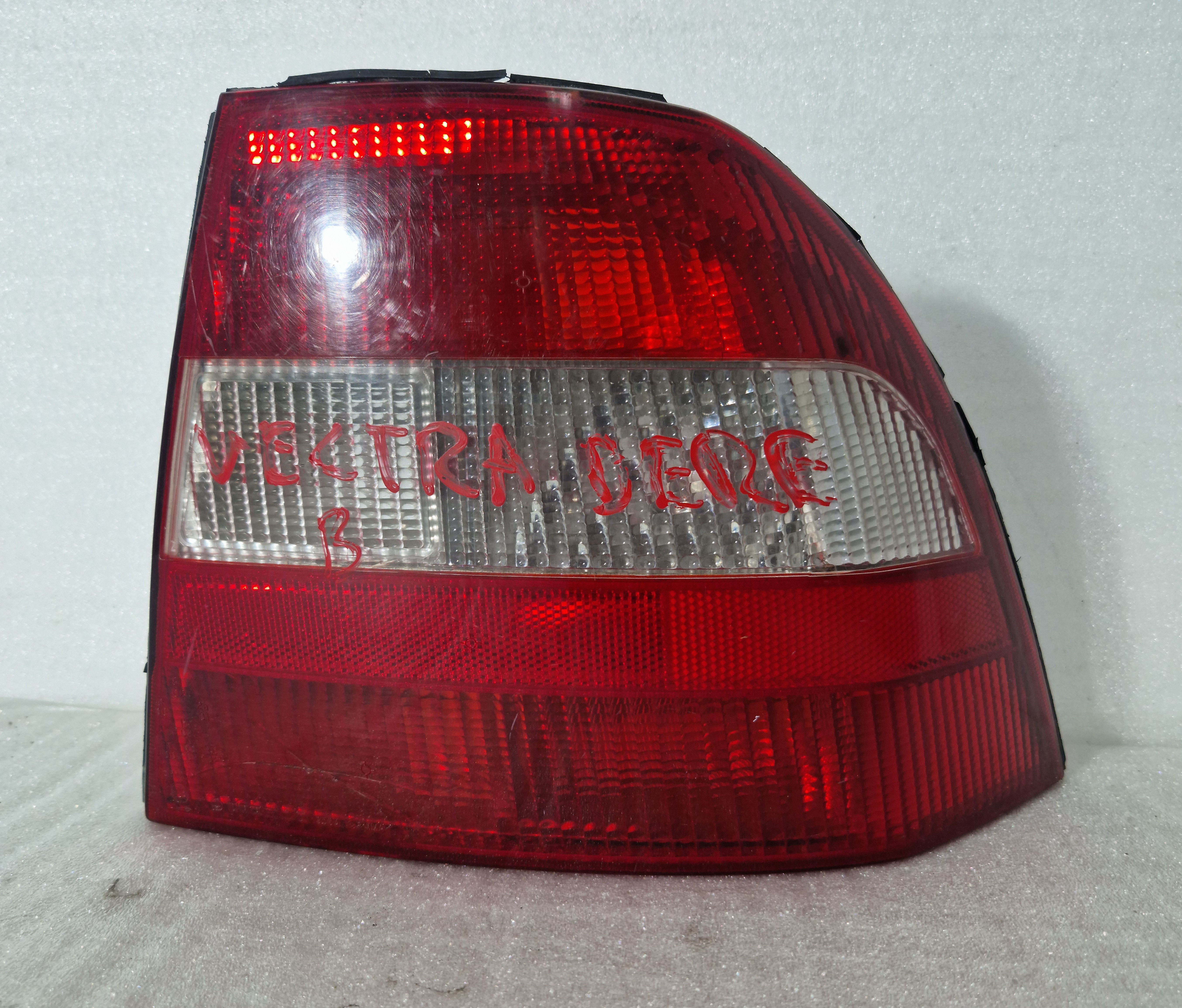 Piloto Trasero Derecho Opel Vectra B 2.0DTI 1998
