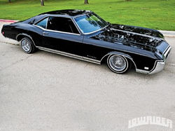 lrmp_0911_01+1968_buick_riviera+right