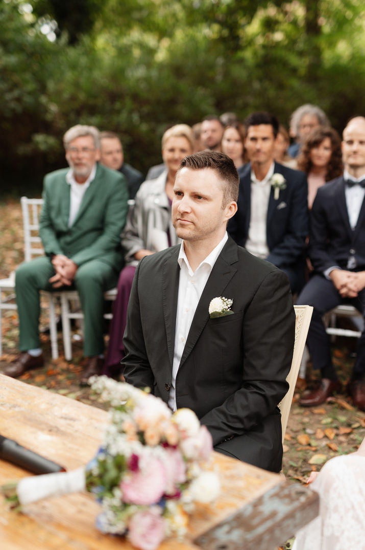 Brautpaar bei freier Trauung – Hochzeitsfotografin Berlin Brandenburg