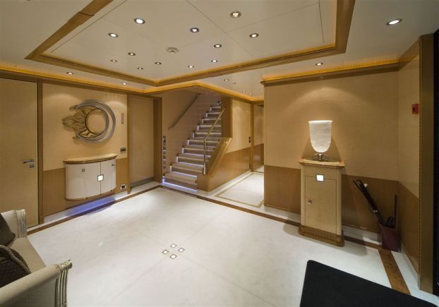 Ollrich Yachts - Engine Deck