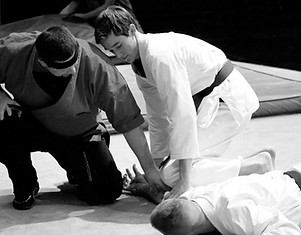 468340_10150866340297796_1000163593_o_edited.jpg