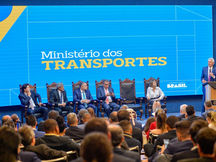 Caiado assina licitação para pavimentar BR-030, entre as cidades de Mambaí-GO e Cocos-BA