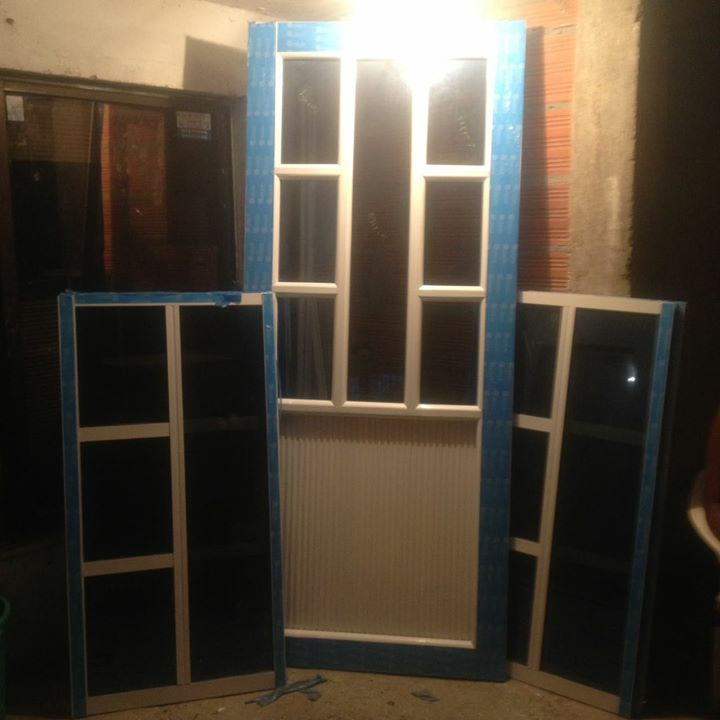 Puerta y ventana en cuadro