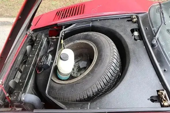 Miniatura: Ferrari 308 GTSI