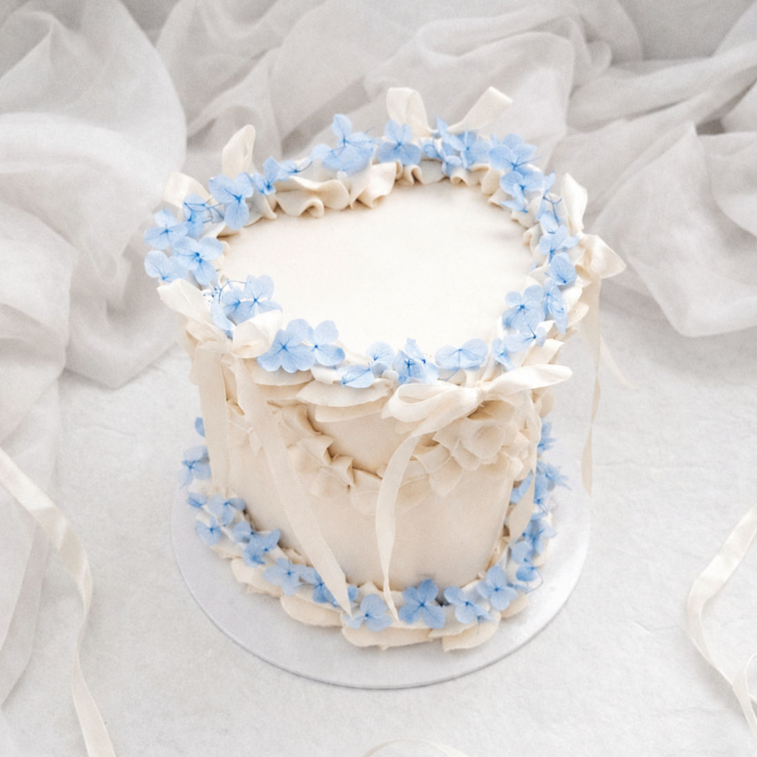 Dried Hydrangea Cake Flowers