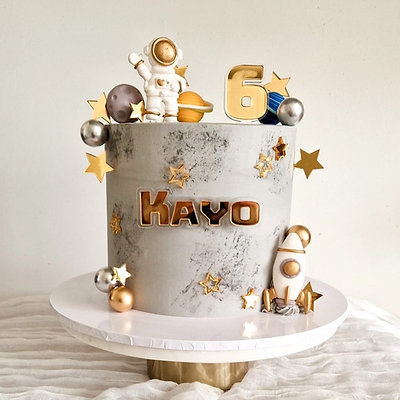 Personalised Space Cake Styling Kit