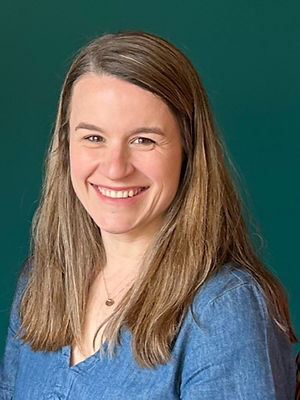 Amanda Perkins Headshot