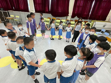 children having music playgroups and spring summer winter break camp