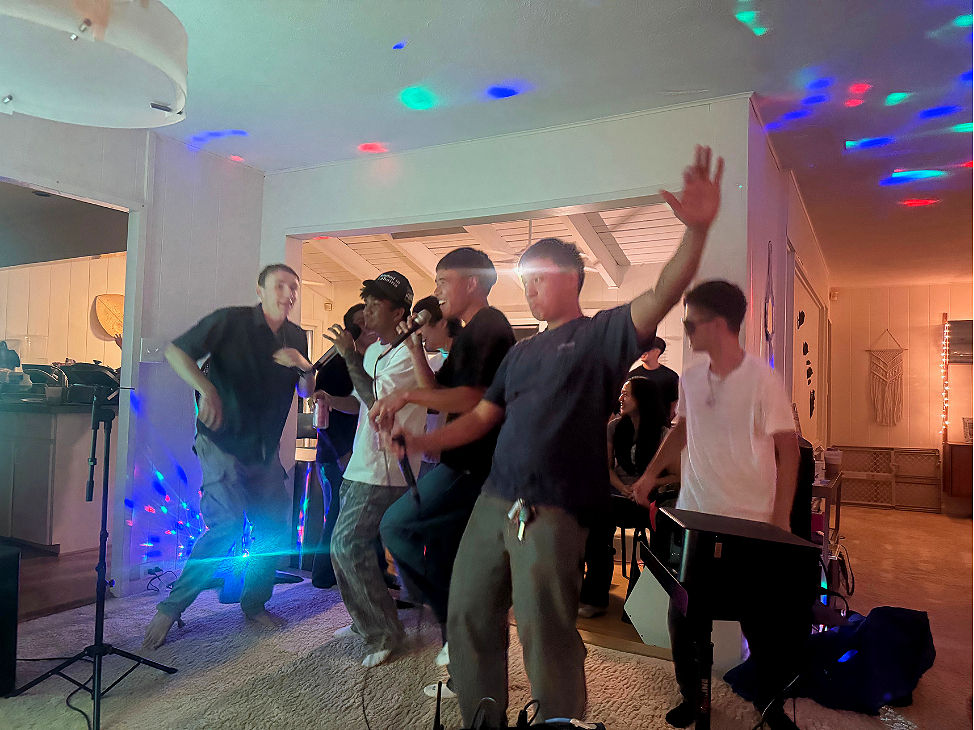 Costume Karaoke