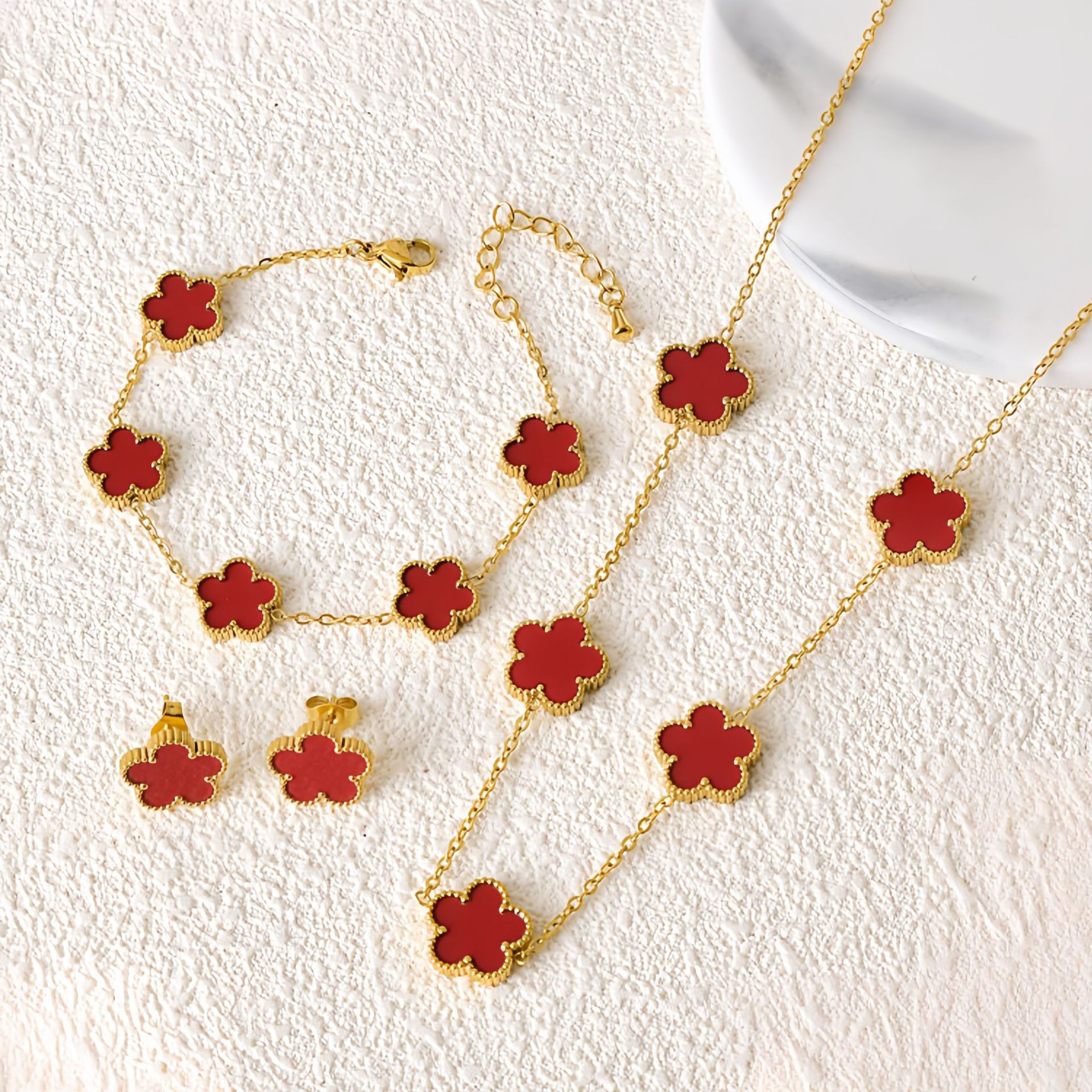 Deep Red Clover Set