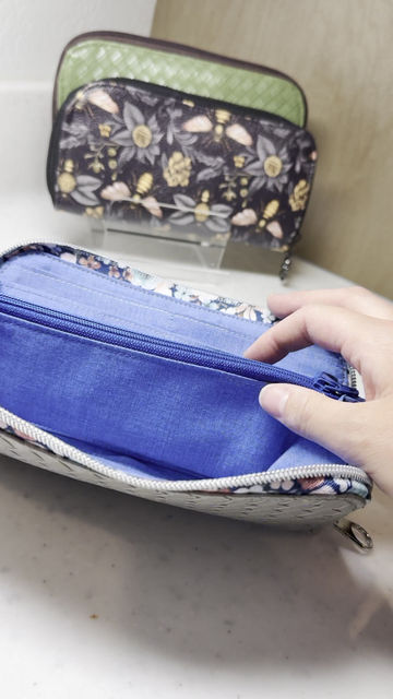 Thumbnail: Large Zip Around Wallet 