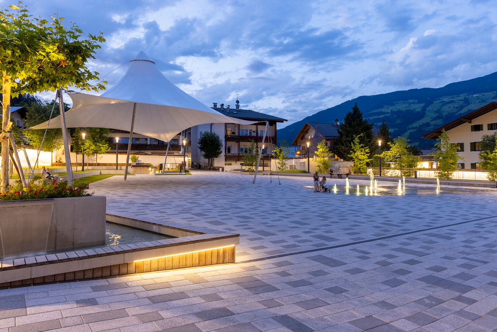 Schlossplatz_Fügen_76_by-Philipp Huber.jpg