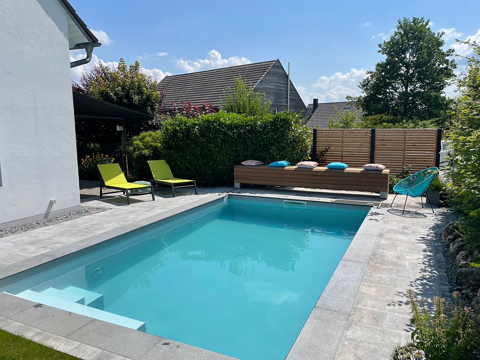 Pool mit grauer Folie