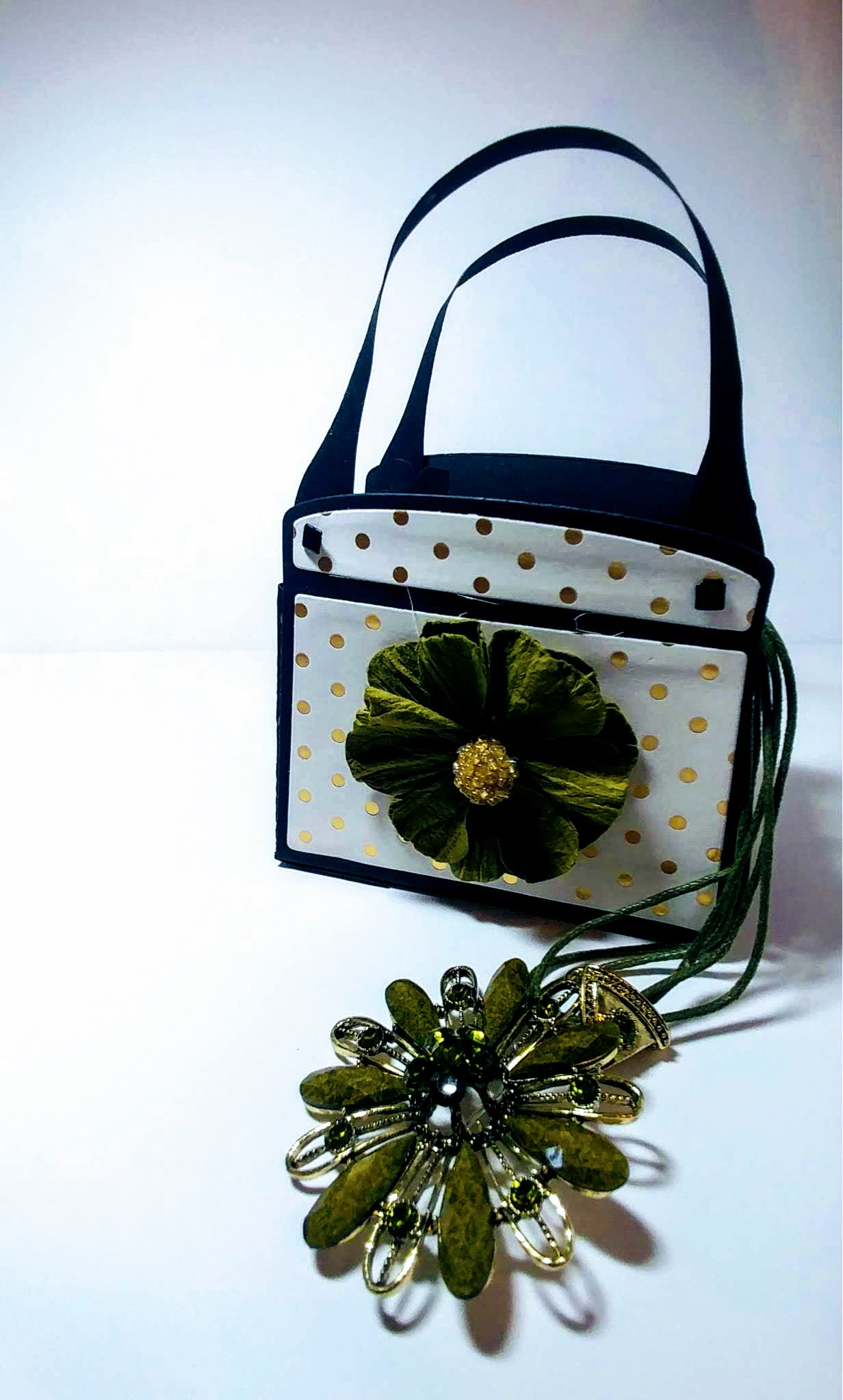 Gift Paper Purse (Gold and White)
