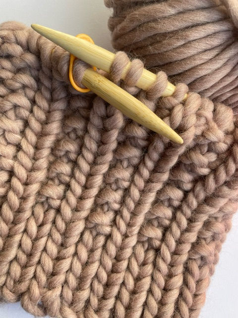 Free chunky knit wool hat pattern. The texture of the Logan Beanie gives the hat a bold pop of interest.