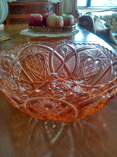 レトロガラスピンクボウル | Antique Melford
