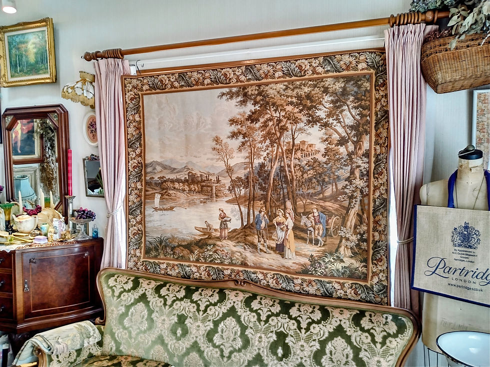 ヴィンテージゴブラン織りタペストリーアップしました