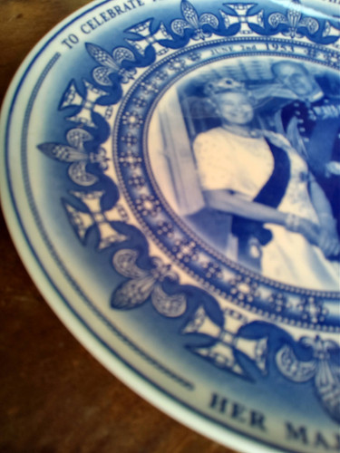 エリザベス女王戴冠式50周年記念プレート | Antique Melford