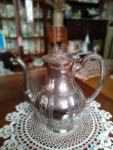 【Cheltenham】 ビクトリアン エンボスのコーヒーポット ヴィクトリアンコーヒーポット | Antique Melford