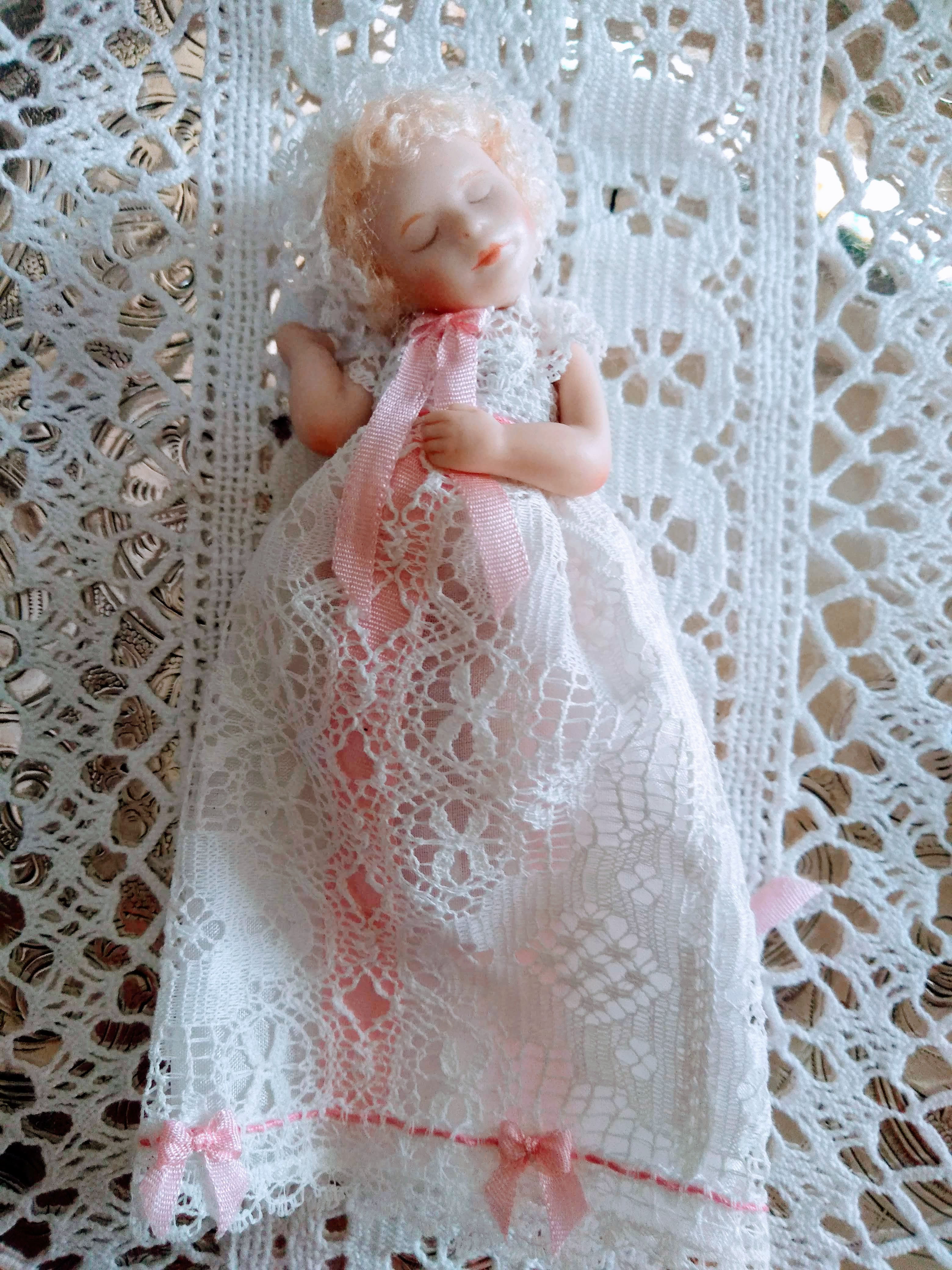 パトリシアさんのビスクドールミニョネット