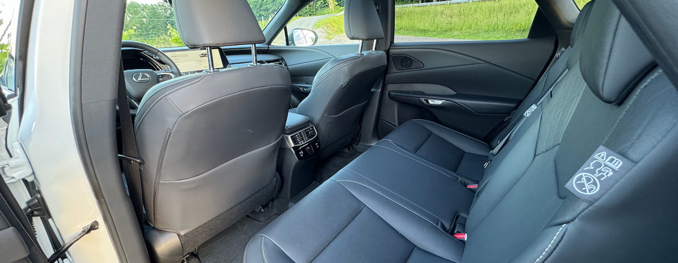 Lexus RX 450h+ – Rücksitze