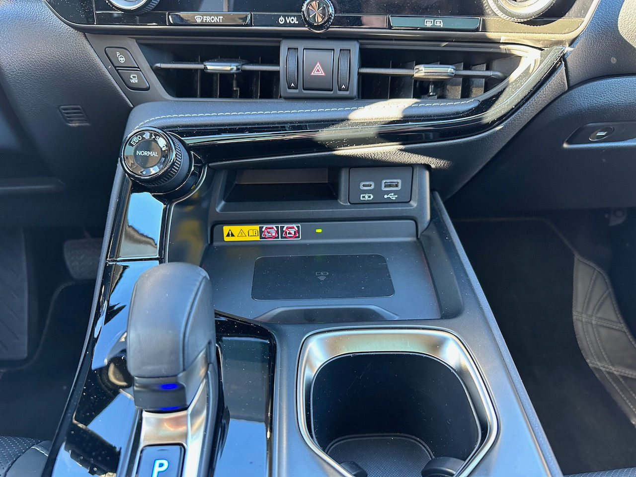 Lexus NX 350h – Mittelkonsole Detailansicht