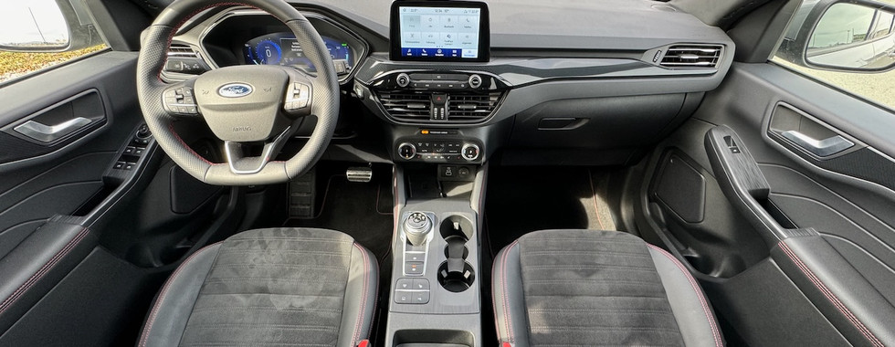 Ford Kuga FHEV ST-Line X – Innenraum