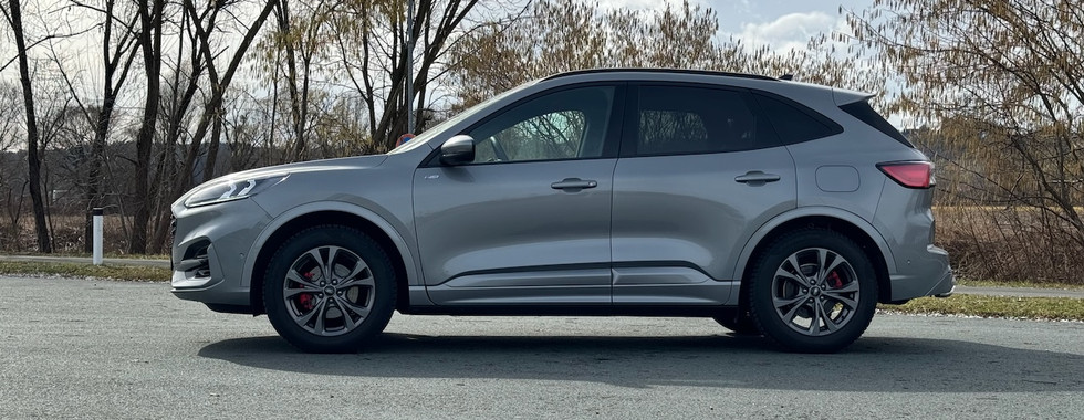 Ford Kuga FHEV ST-Line X – Seitenansicht