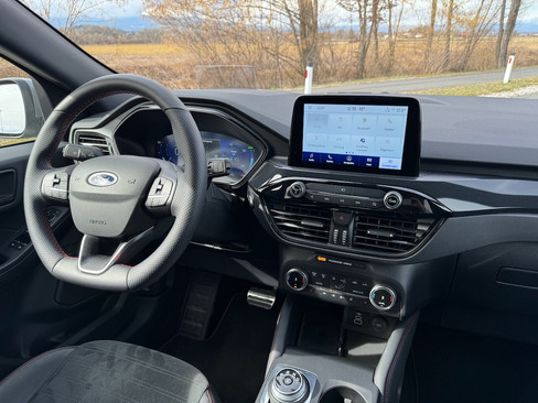 Ford Kuga FHEV ST-Line X – Cockpit