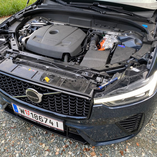 Volvo XC60 T6 AWD – Motorraum