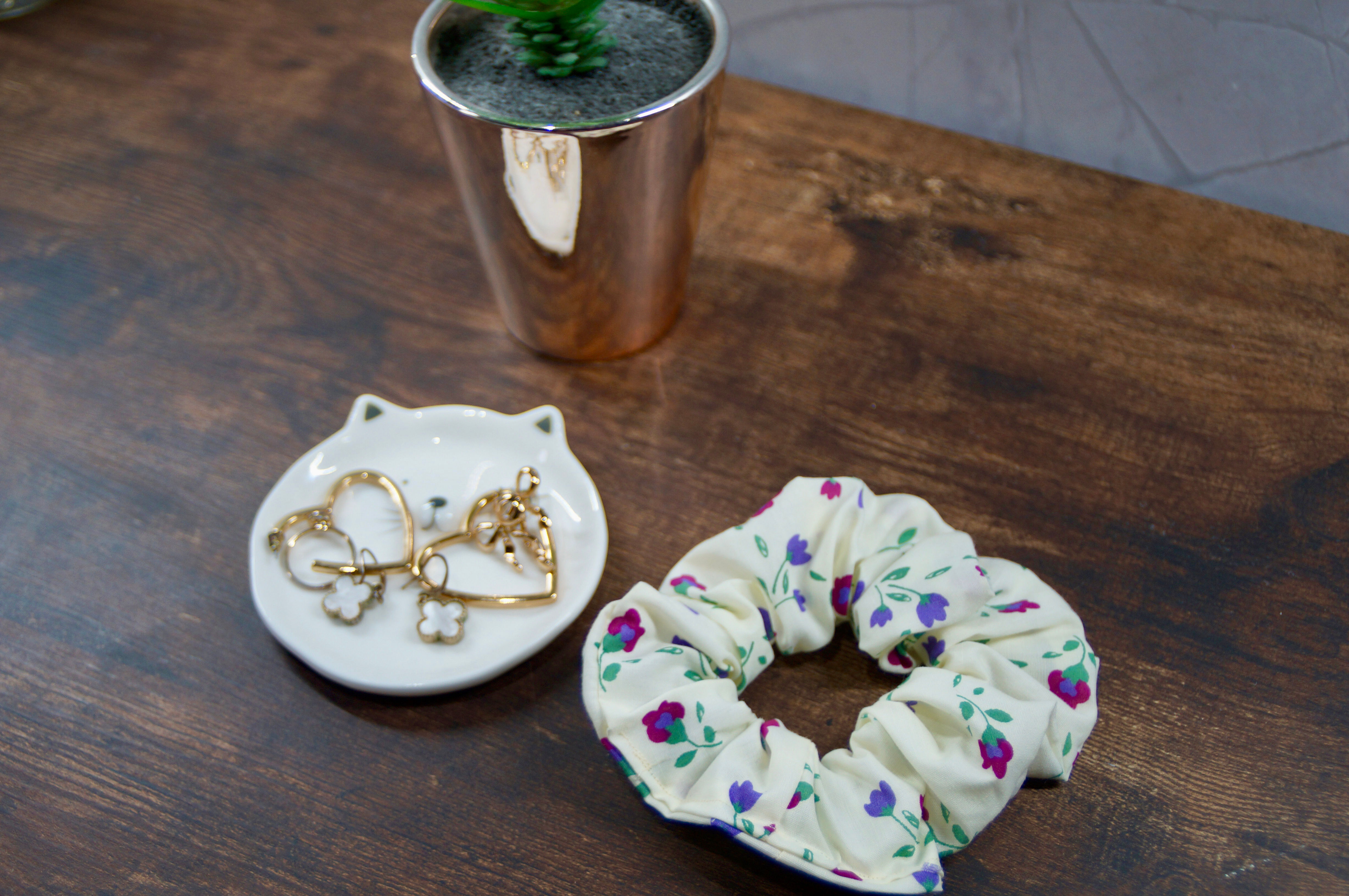 Vintage floral scrunchie