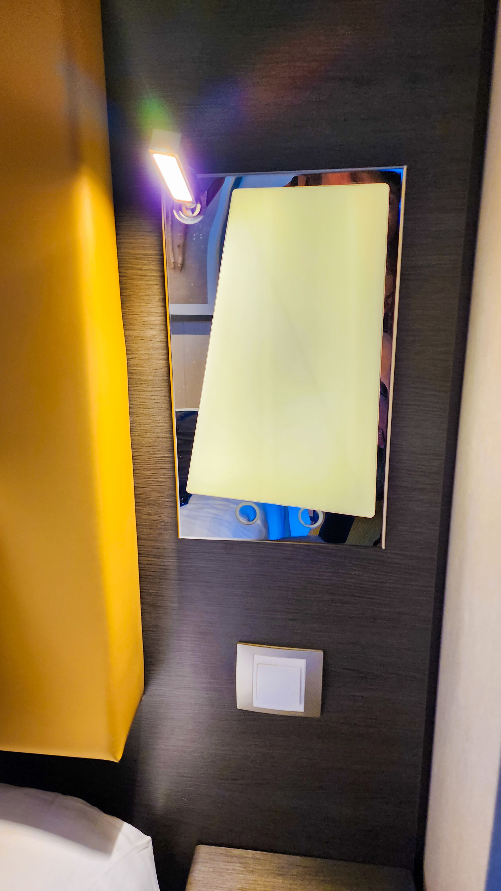 Light next to bed on MSC Meraviglia 