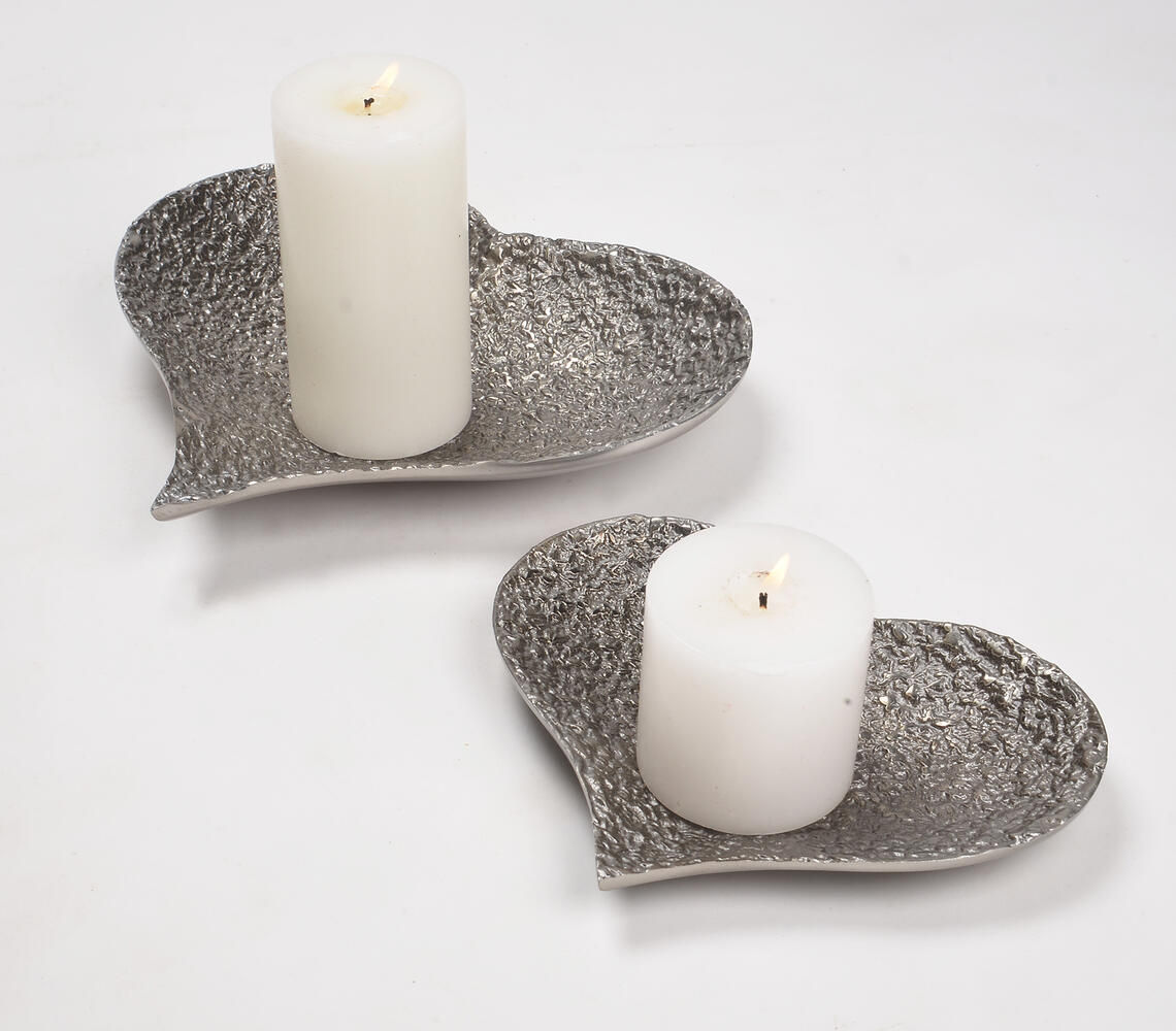 Lacquered Aluminium Heart-Shaped Decor Dishes (set of 2)