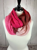 strawberry_knit_infinity (6 of 8).jpg