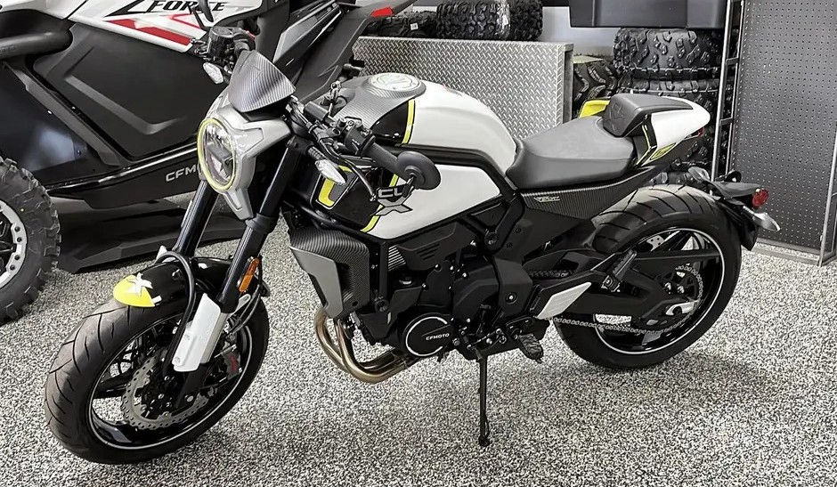 Thumbnail: 2023 CFMOTO 700 CL-X Sport