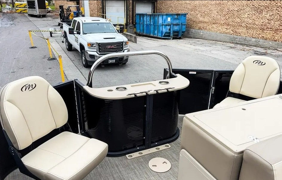 Thumbnail: 2022 Manitou Aurora Angler FF VP