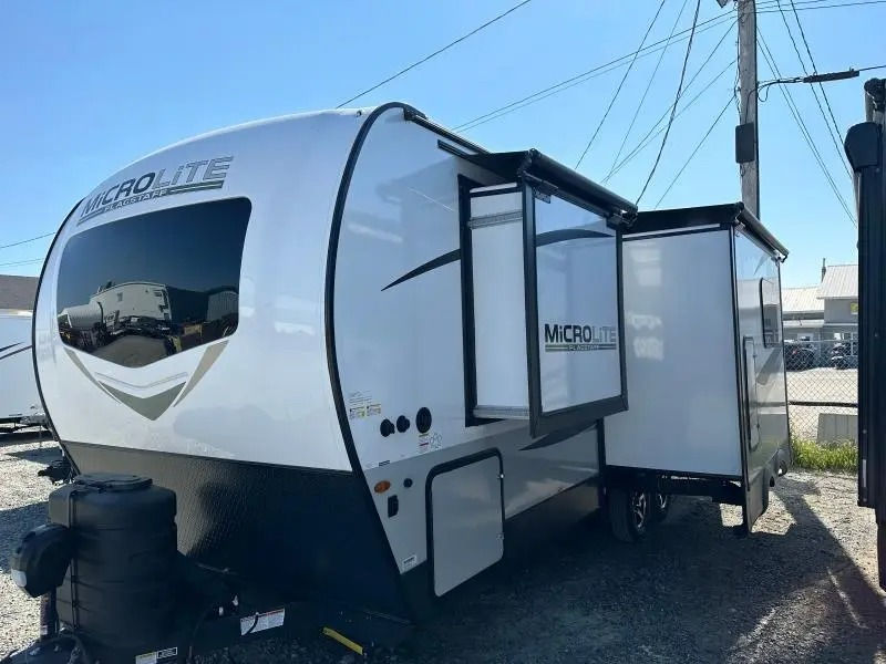 2023 Forest River Microlite FLT25FBLS
